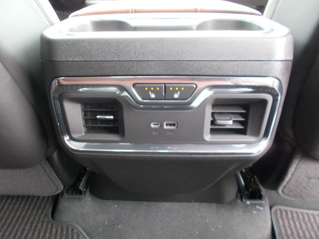 2025 GMC Sierra 2500 HD Vehicle Photo in LOWELL, MA 01852-4336