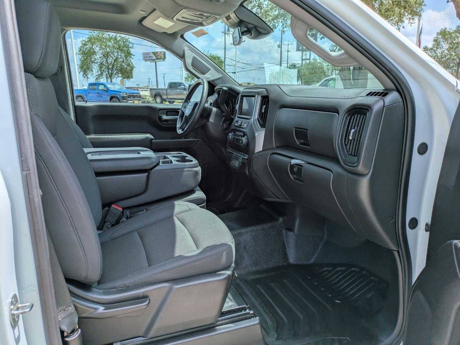 2024 Chevrolet Silverado 1500 Vehicle Photo in SELMA, TX 78154-1460