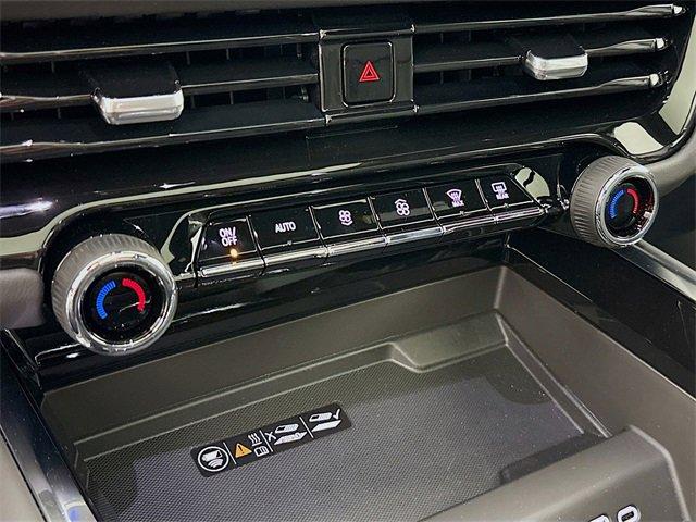 2025 Chevrolet Suburban Vehicle Photo in PUYALLUP, WA 98371-4149