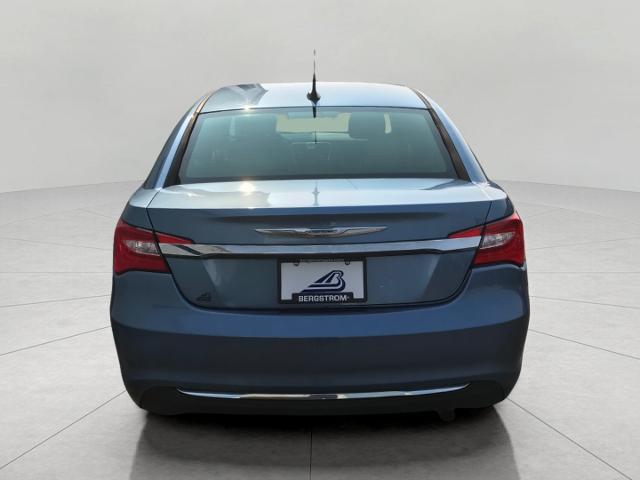 2011 Chrysler 200 Vehicle Photo in GREEN BAY, WI 54303-3330