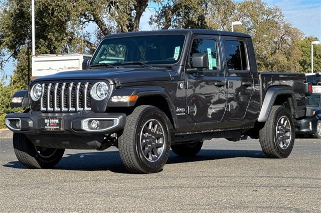 2023 Jeep Gladiator Vehicle Photo in ELK GROVE, CA 95757-8703