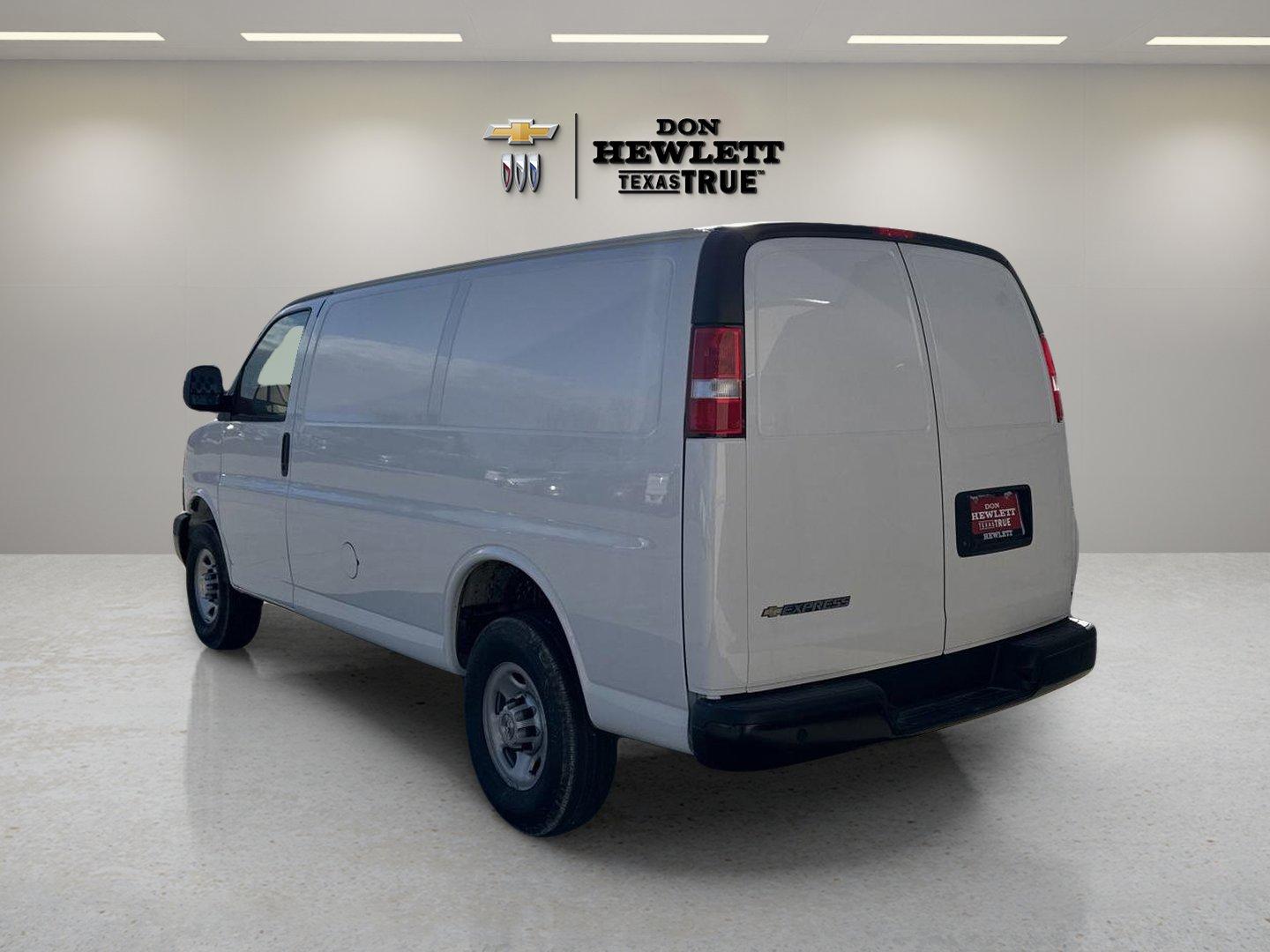 2024 Chevrolet Express Cargo 2500 Vehicle Photo in GEORGETOWN, TX 78626-7508