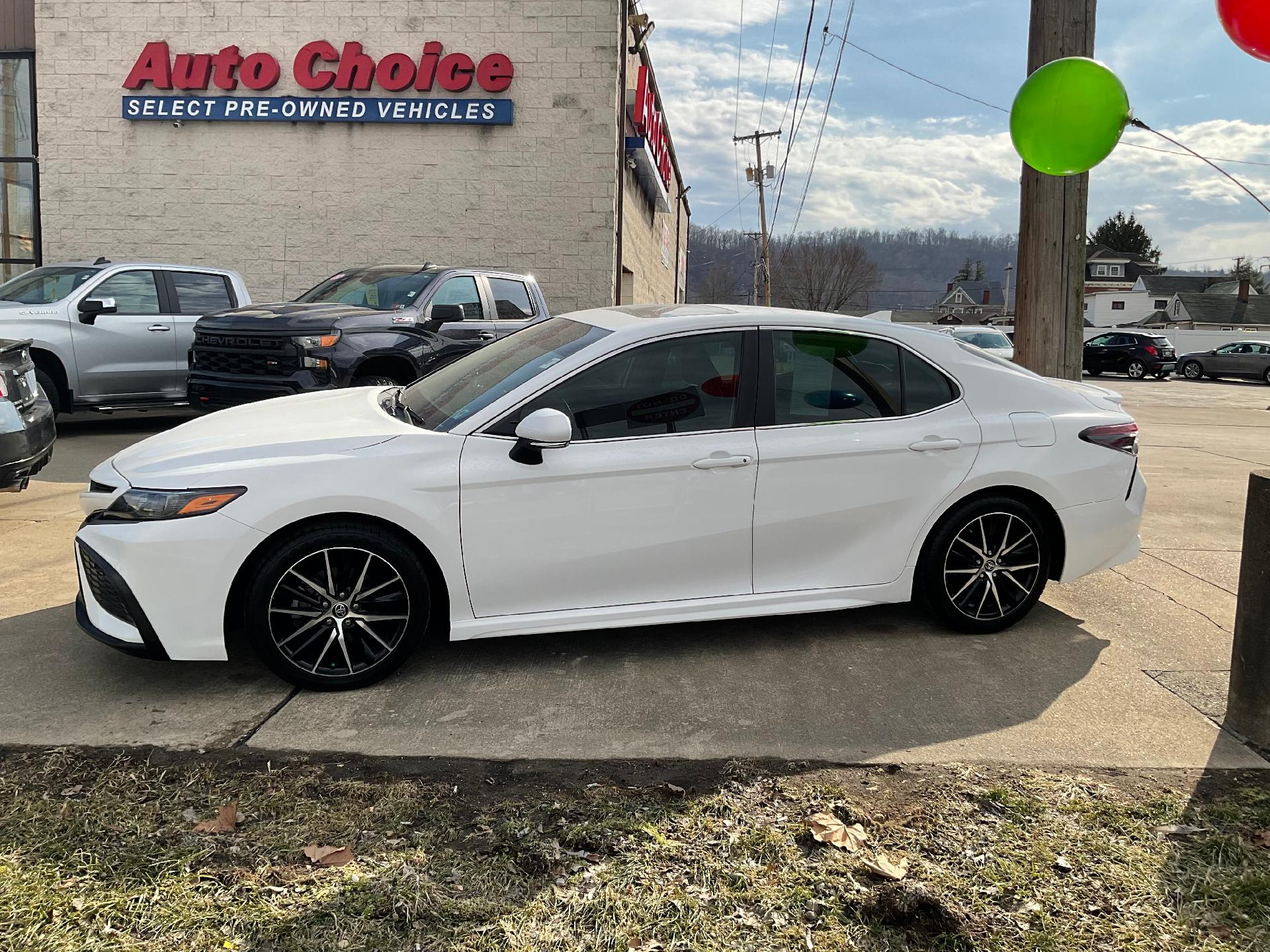 Used 2021 Toyota Camry SE with VIN 4T1G11BK1MU031381 for sale in Moundsville, WV