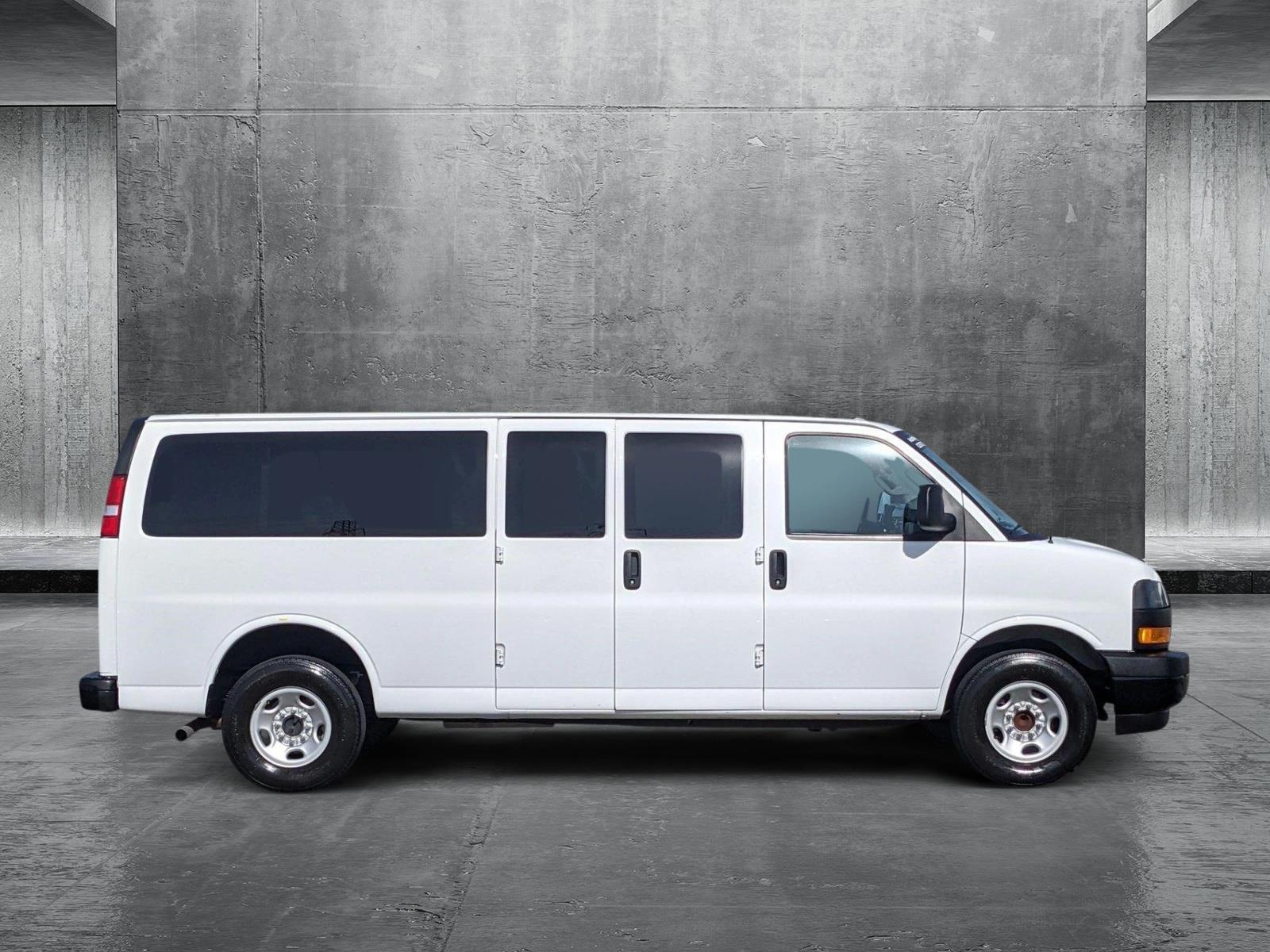 2023 GMC Savana Passenger 3500 Vehicle Photo in HOUSTON, TX 77034-5009