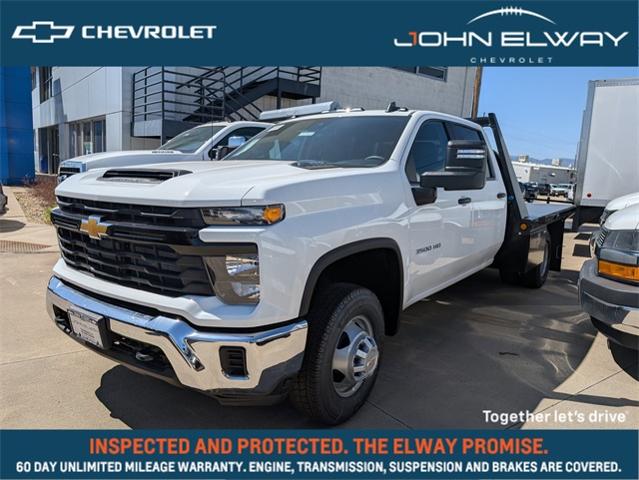 2025 Chevrolet Silverado 3500 HD CC Vehicle Photo in ENGLEWOOD, CO 80113-6708