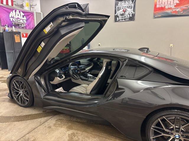 2015 BMW i8 Vehicle Photo in MEDINA, OH 44256-9631