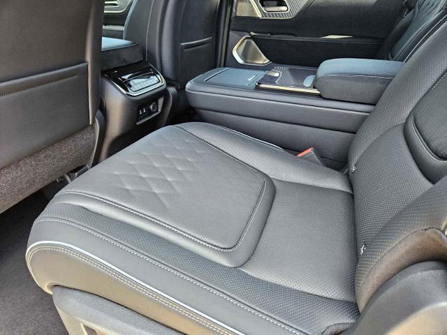 2025 INFINITI QX80 Vehicle Photo in Fort Worth, TX 76132
