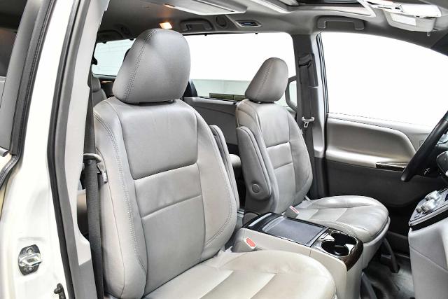 2016 Toyota Sienna Vehicle Photo in DALLAS, TX 75235