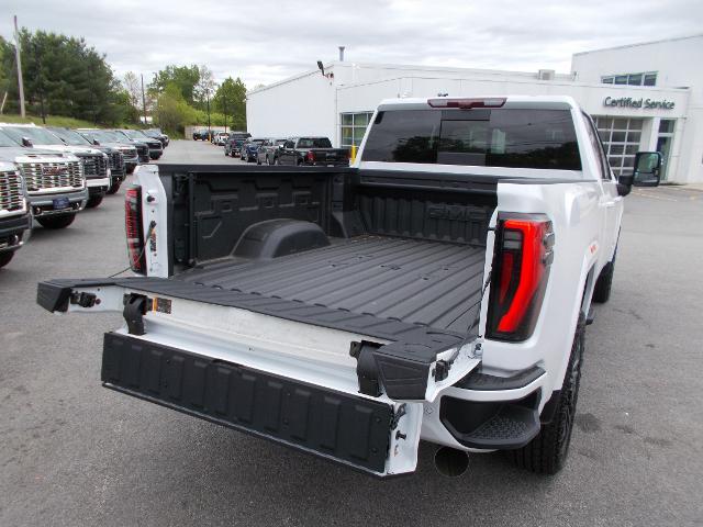 2025 GMC Sierra 2500 HD Vehicle Photo in LOWELL, MA 01852-4336