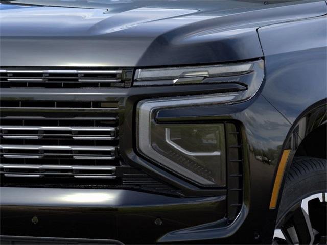 2025 Chevrolet Suburban Vehicle Photo in ENGLEWOOD, CO 80113-6708