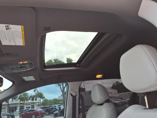 2024 Toyota Sienna Vehicle Photo in Tampa, FL 33612
