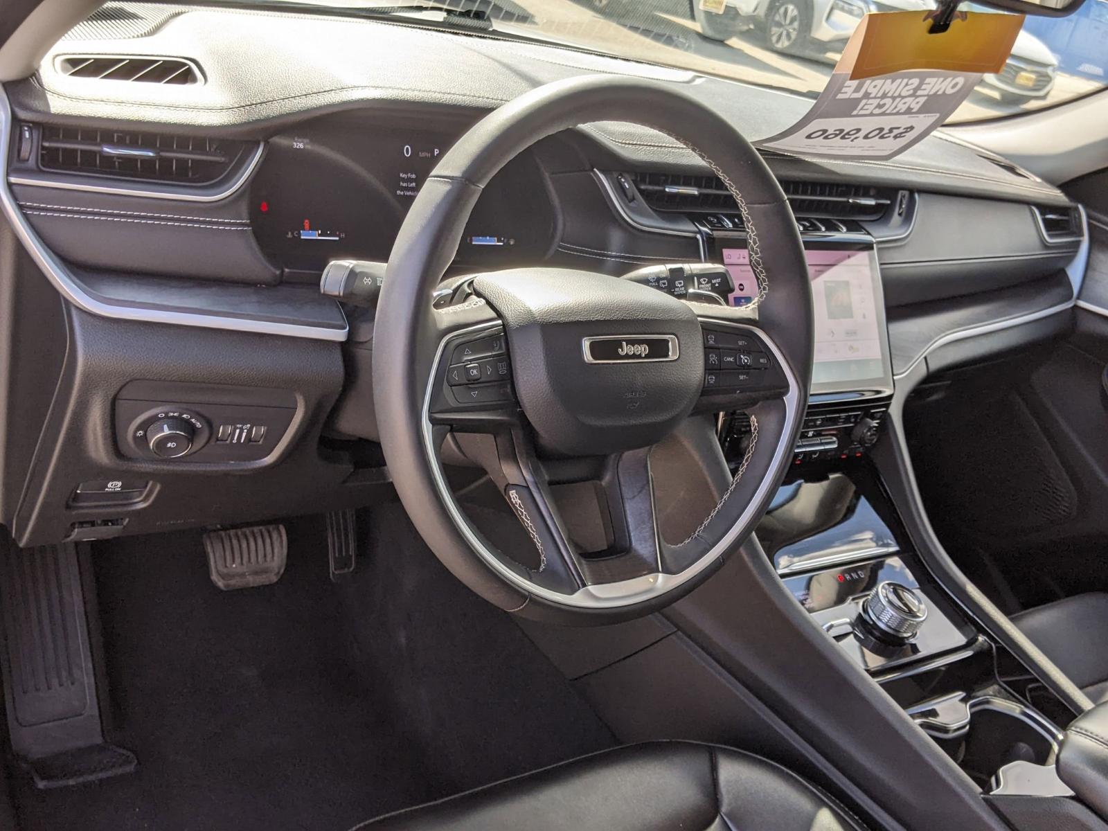 2023 Jeep Grand Cherokee Vehicle Photo in Seguin, TX 78155