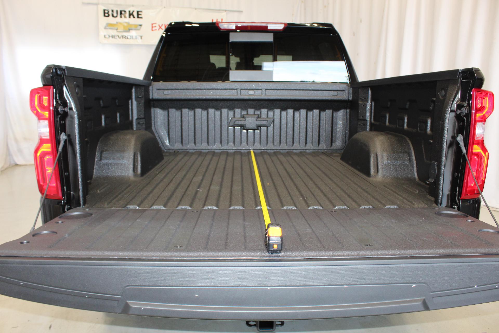 2025 Chevrolet Silverado 1500 Vehicle Photo in NORTHAMPTON, MA 01060-1120