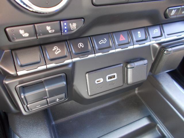 2021 GMC Sierra 1500 Vehicle Photo in LOWELL, MA 01852-4336