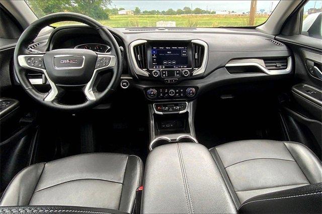 2024 GMC Terrain Vehicle Photo in TOPEKA, KS 66609-0000
