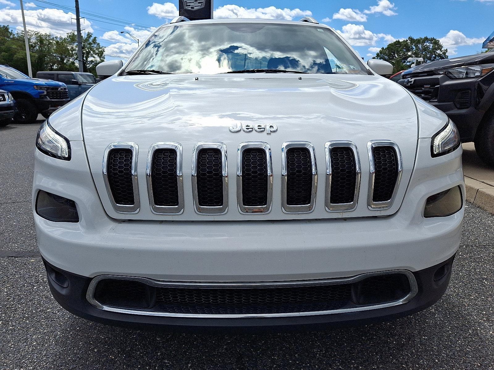 2017 Jeep Cherokee Vehicle Photo in BETHLEHEM, PA 18017-9401