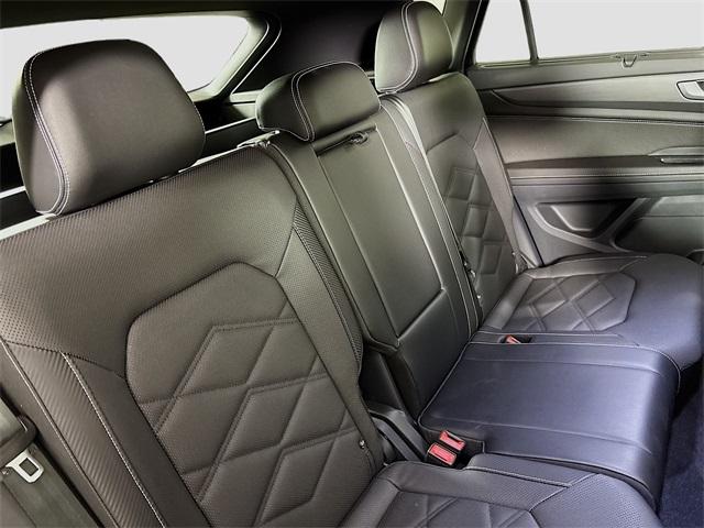 2024 Volkswagen Atlas Cross Sport Vehicle Photo in Puyallup, WA 98371