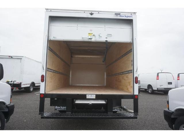 2023 Chevrolet Express Cutaway 4500 Vehicle Photo in ALCOA, TN 37701-3235