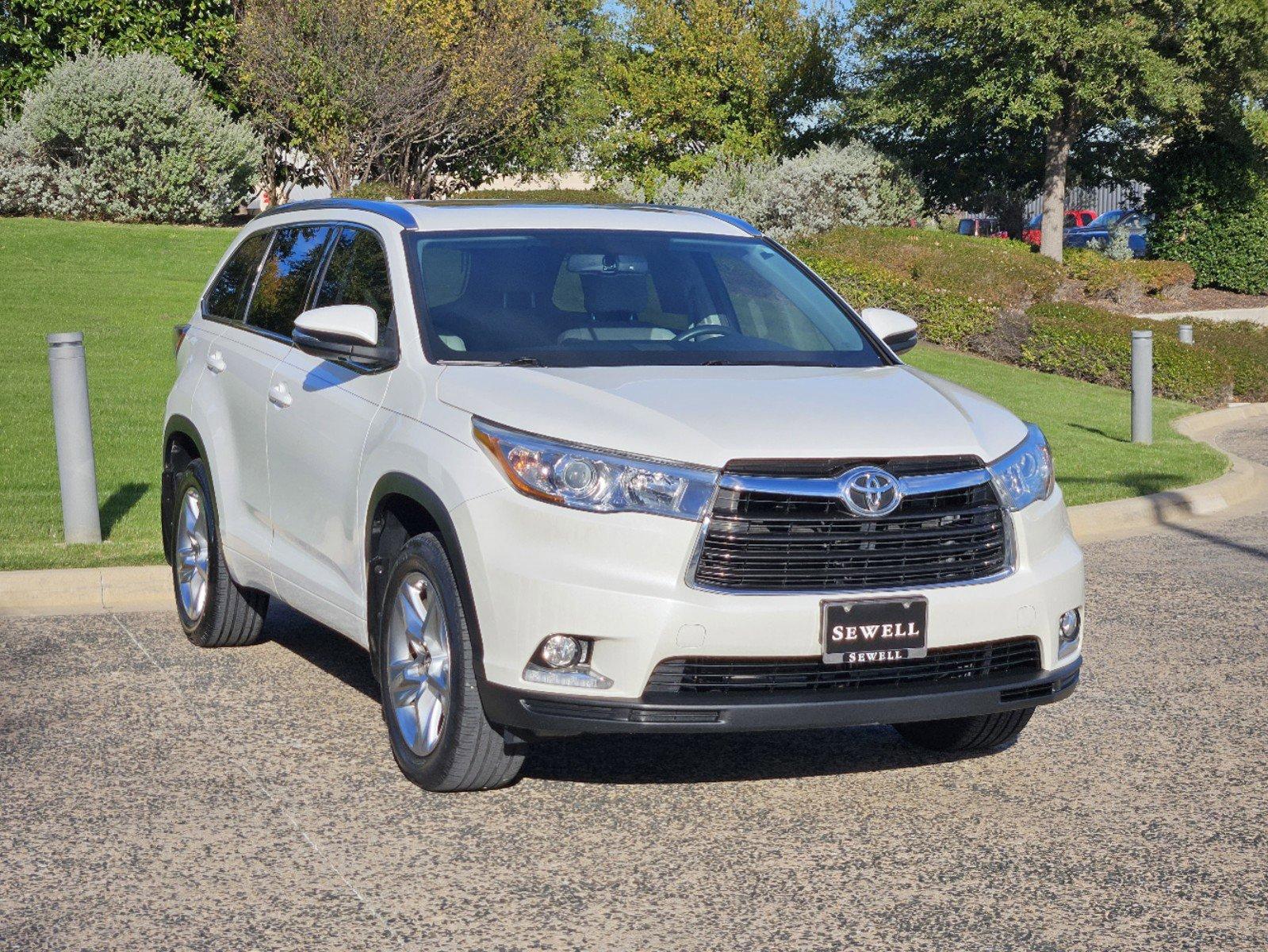 2016 Toyota Highlander Vehicle Photo in FORT WORTH, TX 76132