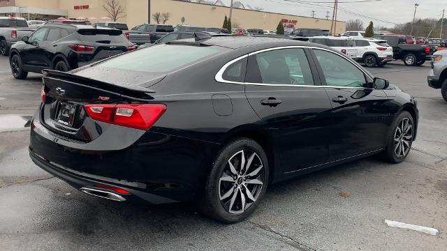 2024 Chevrolet Malibu Vehicle Photo in MOON TOWNSHIP, PA 15108-2571