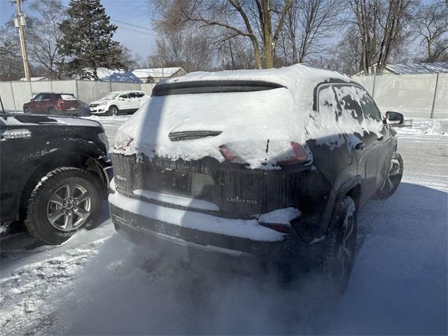 Used 2019 Jeep Cherokee Limited with VIN 1C4PJMDN9KD116592 for sale in Saint Cloud, Minnesota