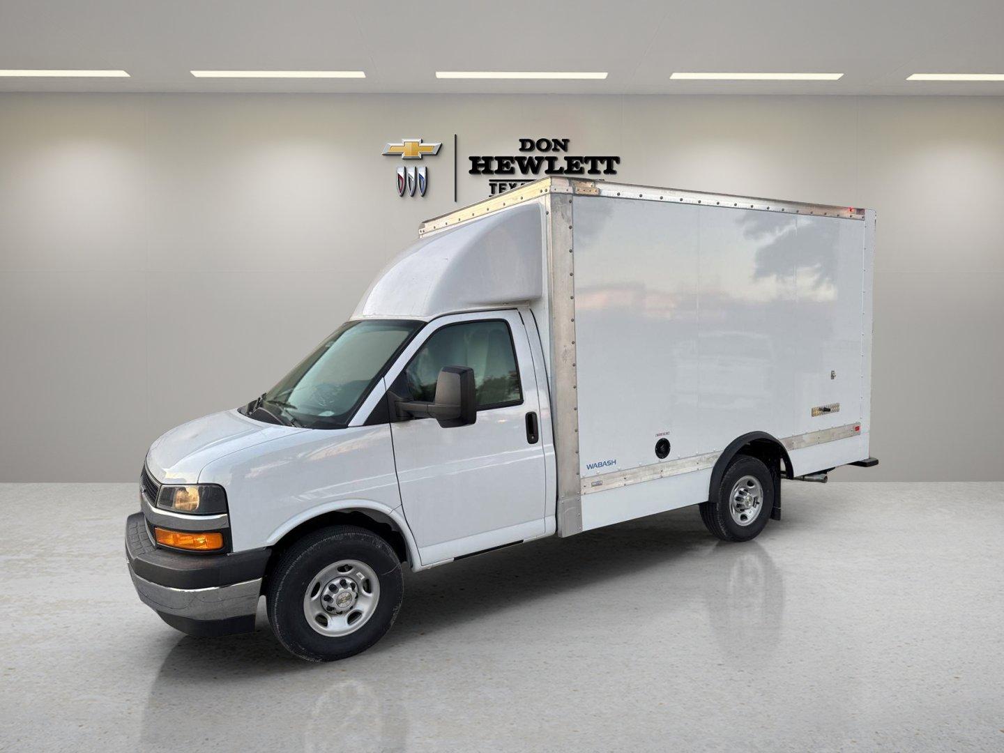 2024 Chevrolet Express Cutaway 3500 Vehicle Photo in GEORGETOWN, TX 78626-7508