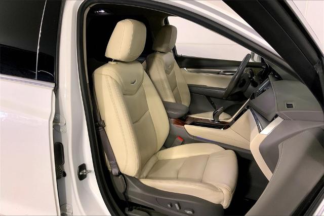 2017 Cadillac XT5 Vehicle Photo in Lees Summit, MO 64086