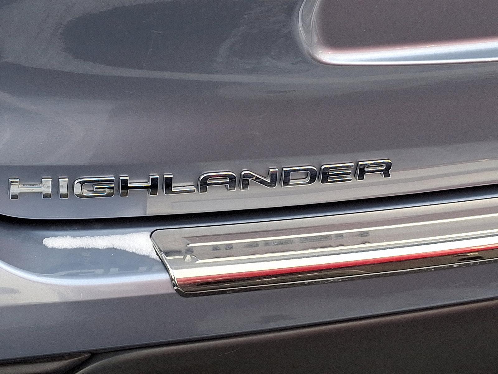 2022 Toyota Highlander Vehicle Photo in Harrisburg, PA 17111