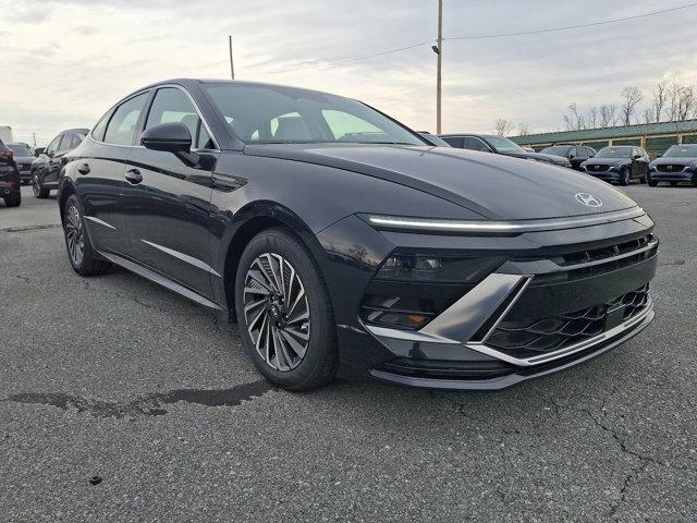 2025 Hyundai SONATA Hybrid Vehicle Photo in Harrisburg, PA 17111