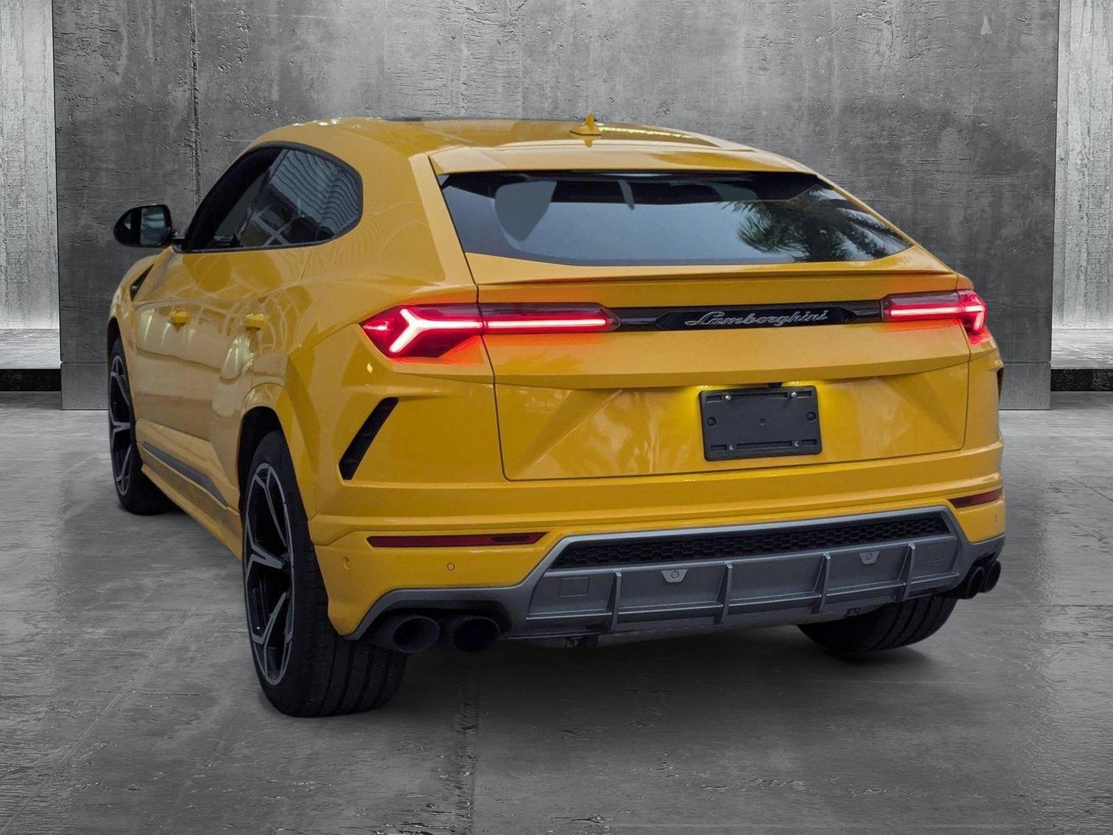 2021 Lamborghini Urus Vehicle Photo in Miami, FL 33169