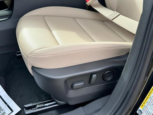 2025 Buick Envision Vehicle Photo in COLUMBIA, MO 65203-3903