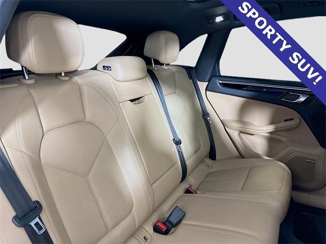 2022 Porsche Macan Vehicle Photo in Puyallup, WA 98371