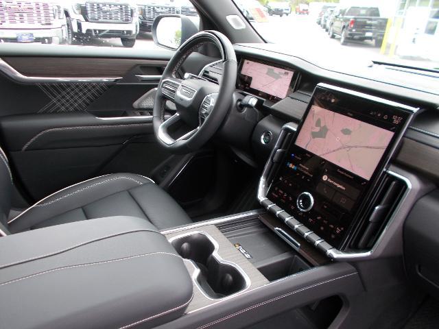 2025 GMC Acadia Vehicle Photo in LOWELL, MA 01852-4336