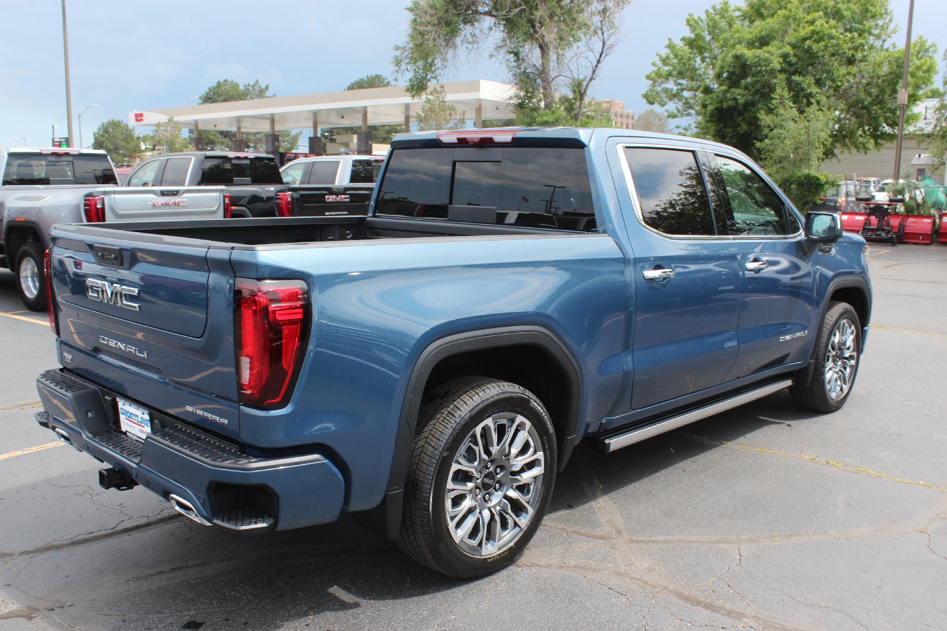 2025 GMC Sierra 1500 Vehicle Photo in AURORA, CO 80012-4011