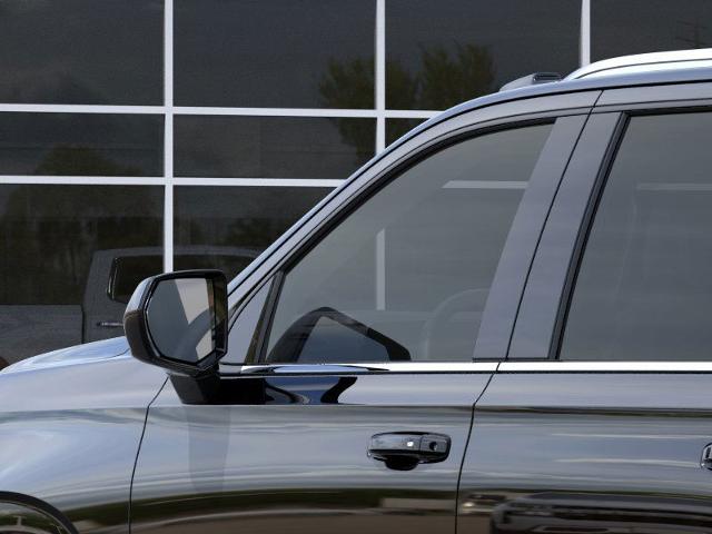 2025 Chevrolet Suburban Vehicle Photo in Roslyn, NY 11576