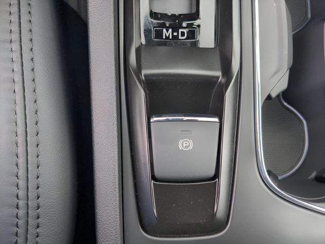 2025 Subaru Ascent Vehicle Photo in Green Bay, WI 54304