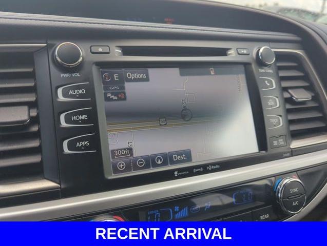 2019 Toyota Highlander Vehicle Photo in Merrillville, IN 46410