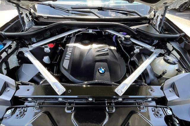 2024 BMW X7 xDrive40i Vehicle Photo in San Antonio, TX 78230