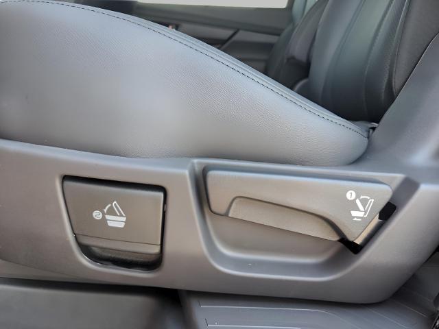 2025 Subaru Ascent Vehicle Photo in Green Bay, WI 54304