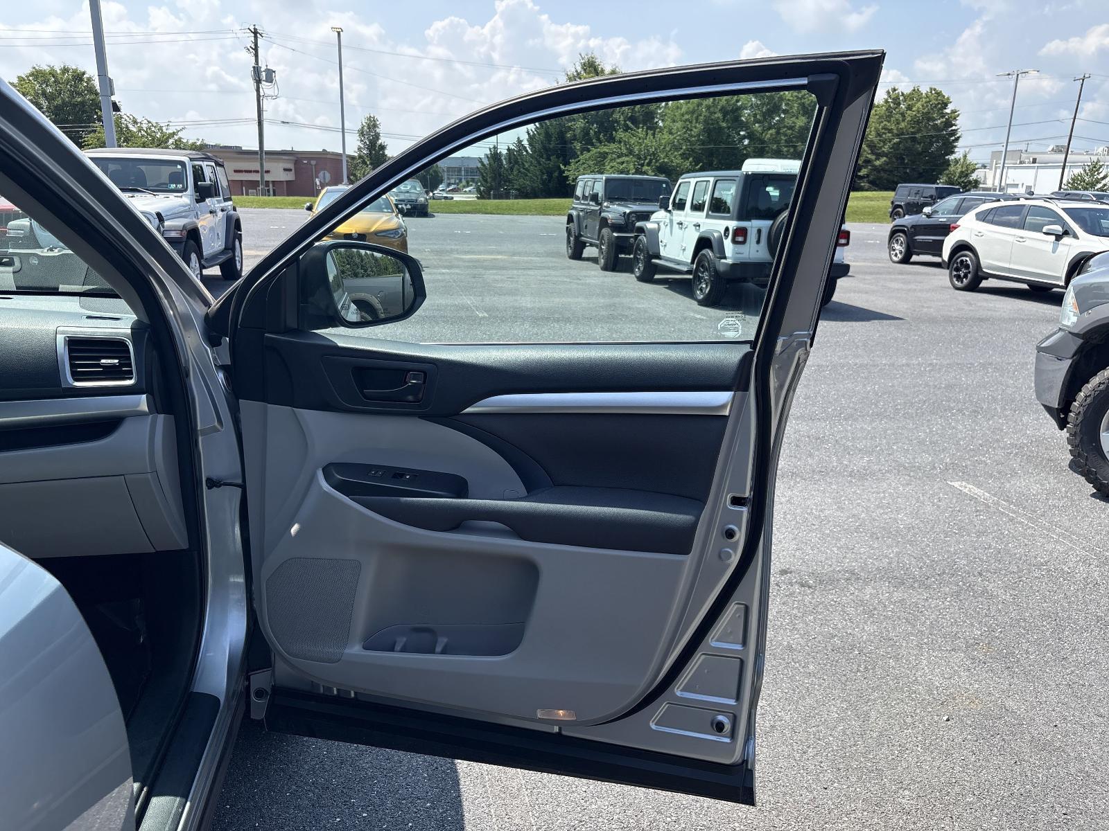 2014 Toyota Highlander Vehicle Photo in Mechanicsburg, PA 17050