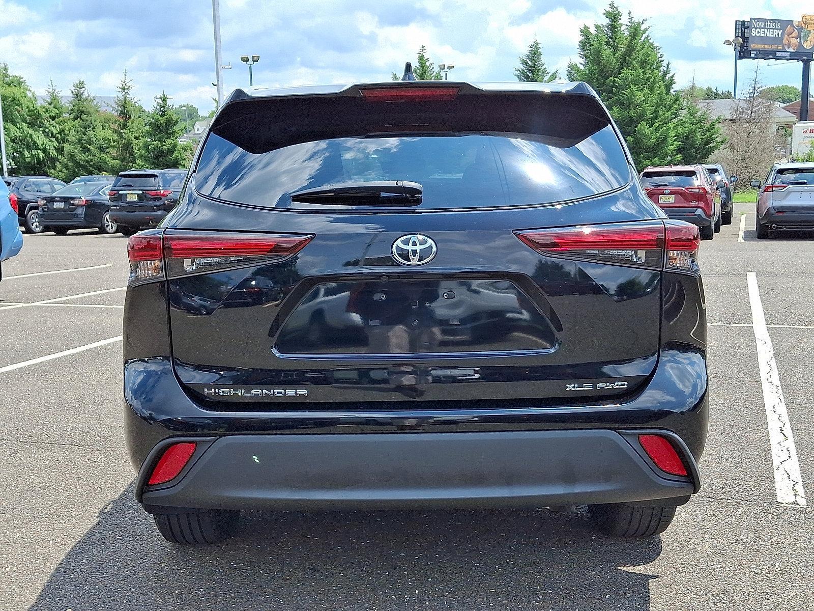 2024 Toyota Highlander Vehicle Photo in Trevose, PA 19053