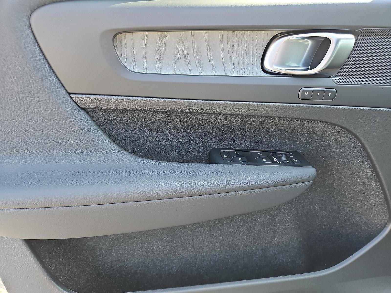 2026 Volvo XC40 Vehicle Photo in Trevose, PA 19053