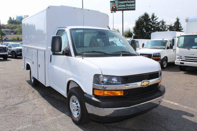 2024 Chevrolet Express Cutaway 3500 Vehicle Photo in SAINT CLAIRSVILLE, OH 43950-8512