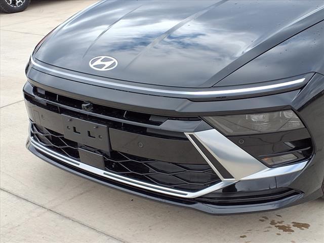 2025 Hyundai SONATA Hybrid Vehicle Photo in Peoria, IL 61615