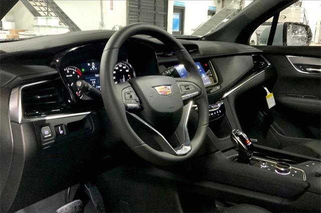 2025 Cadillac XT6 Vehicle Photo in KANSAS CITY, MO 64114-4545