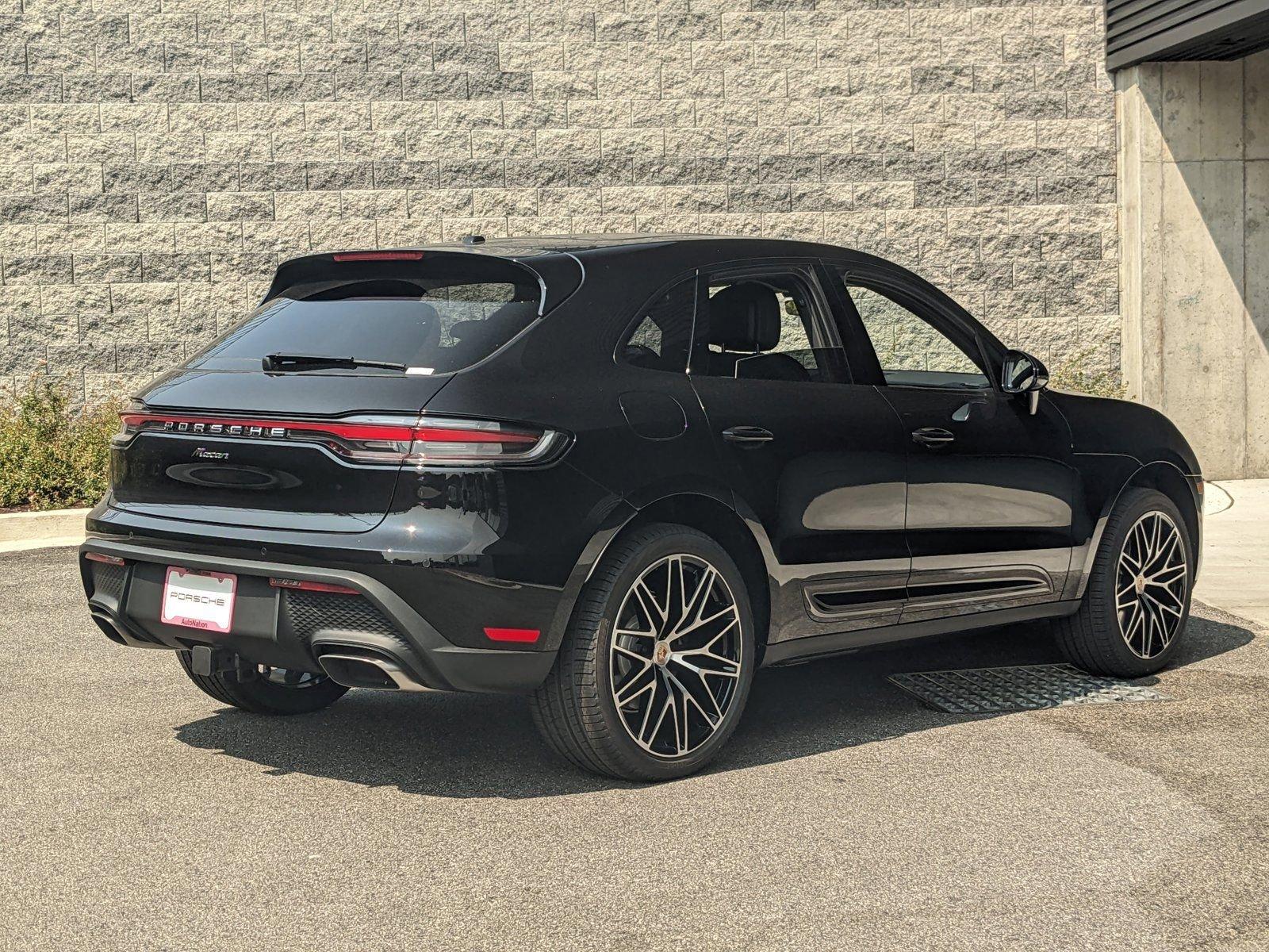 2024 Porsche Macan Vehicle Photo in Towson, MD 21204