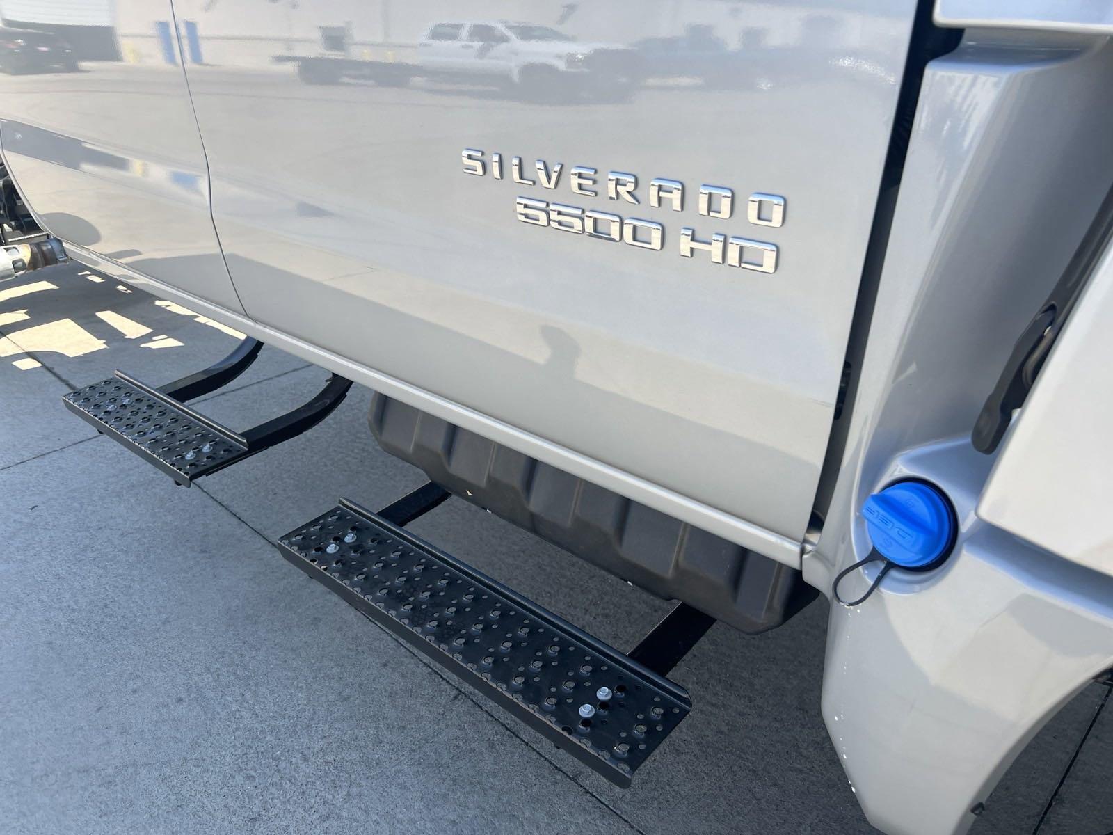 2024 Chevrolet Silverado 5500 HD Vehicle Photo in GEORGETOWN, TX 78626-7508