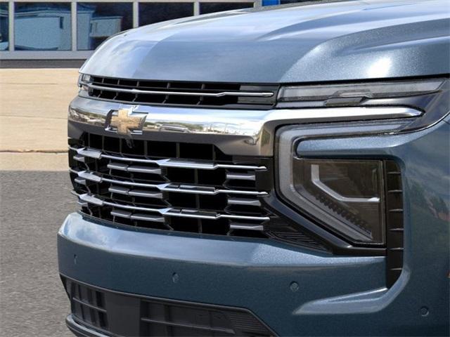 2025 Chevrolet Suburban Vehicle Photo in ENGLEWOOD, CO 80113-6708
