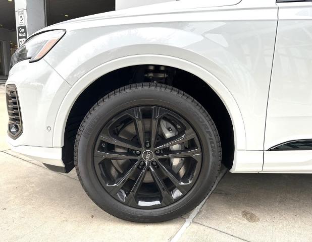 2025 Audi Q7 Vehicle Photo in HOUSTON, TX 77090