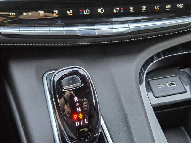 2022 Cadillac Escalade Vehicle Photo in DENTON, TX 76210-9321